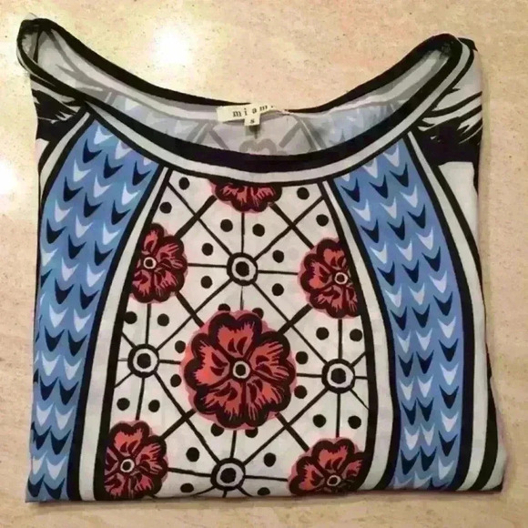 Francesca’s printed Blouse - Picture 3 of 4